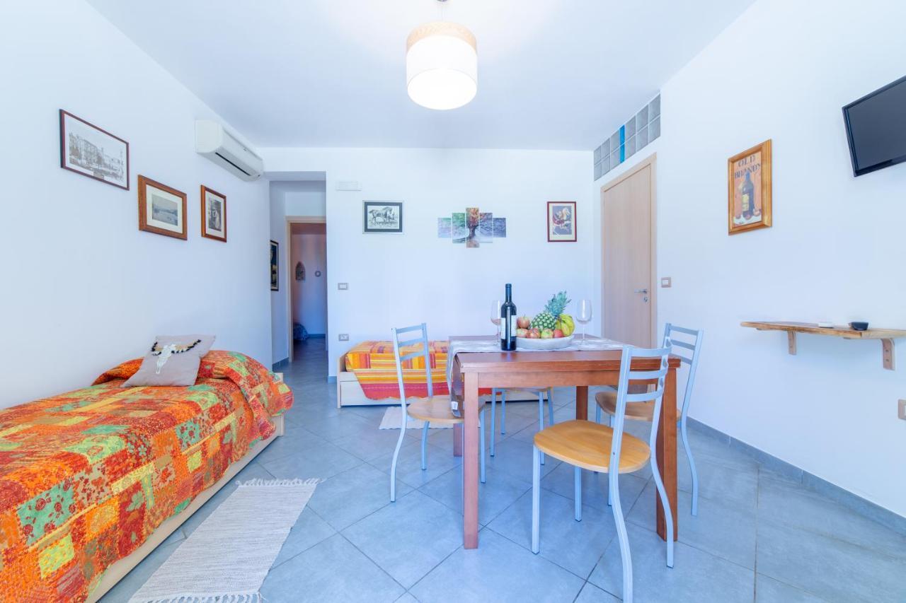 One-Bedroom Apartment,1118010678:JPEG